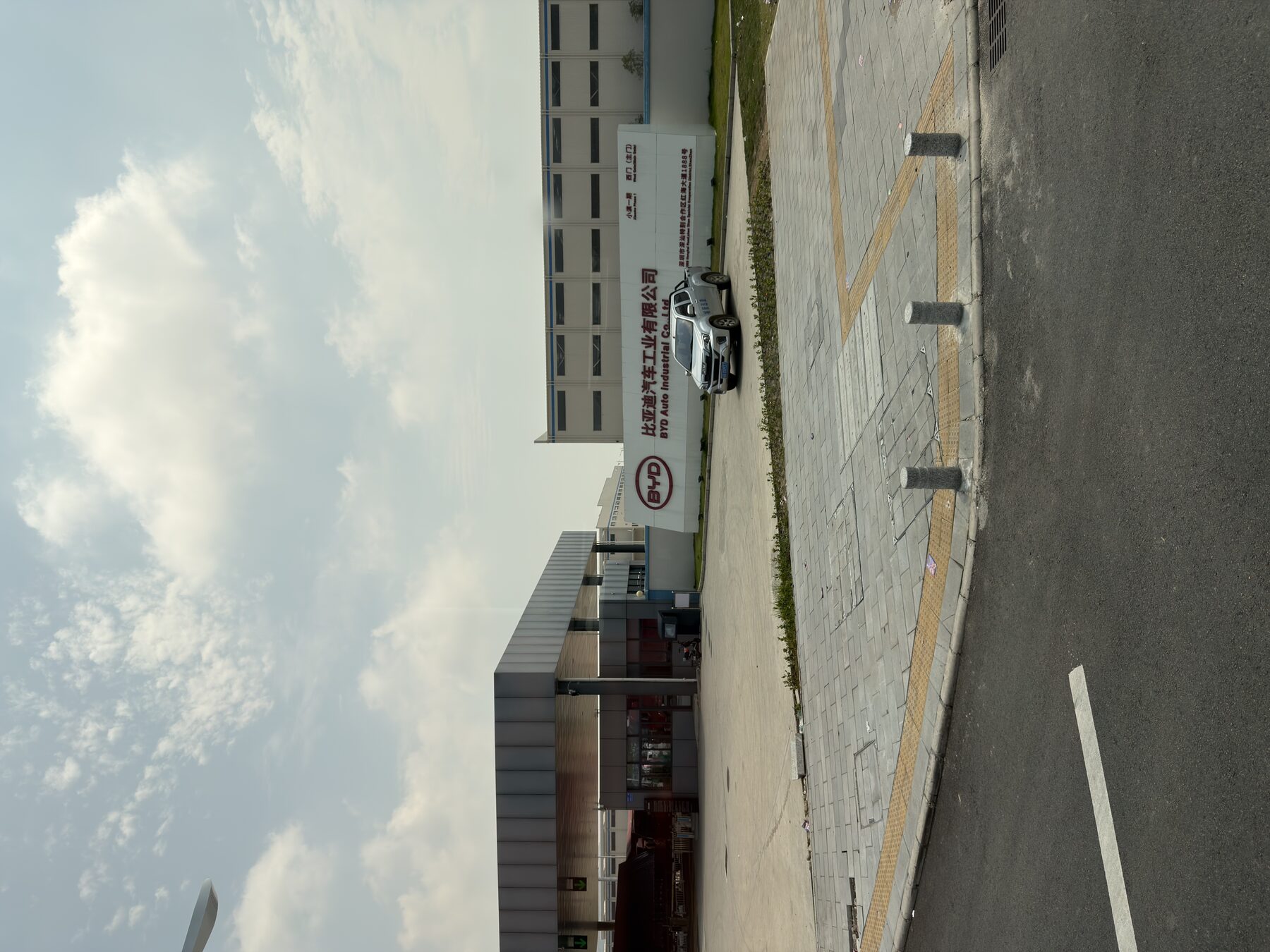 BYD por dentro: por que o carro elétrico chinês vai dominar (e o que muda pra você)