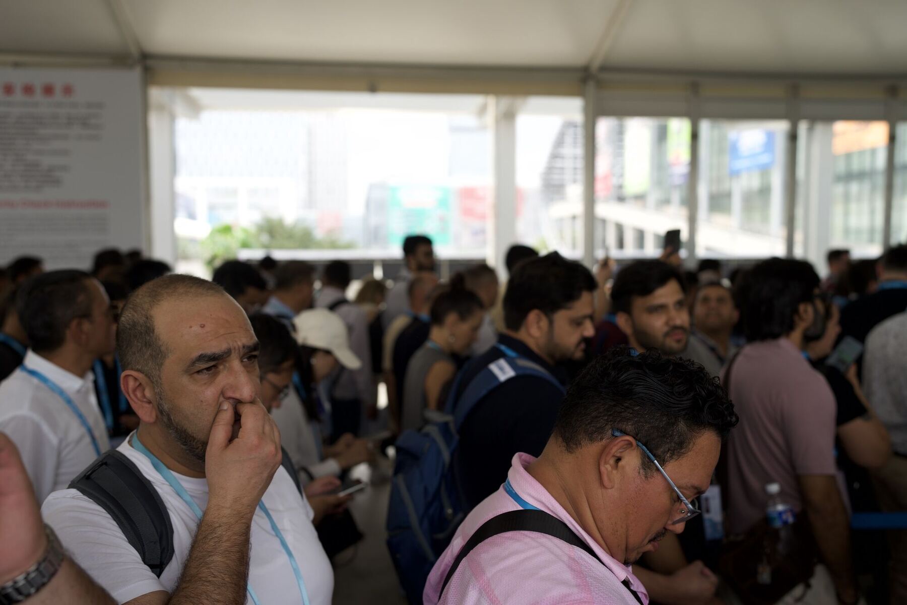 Cada pavilhão concentra categorias específicas — saber onde estar é metade do trabalho.