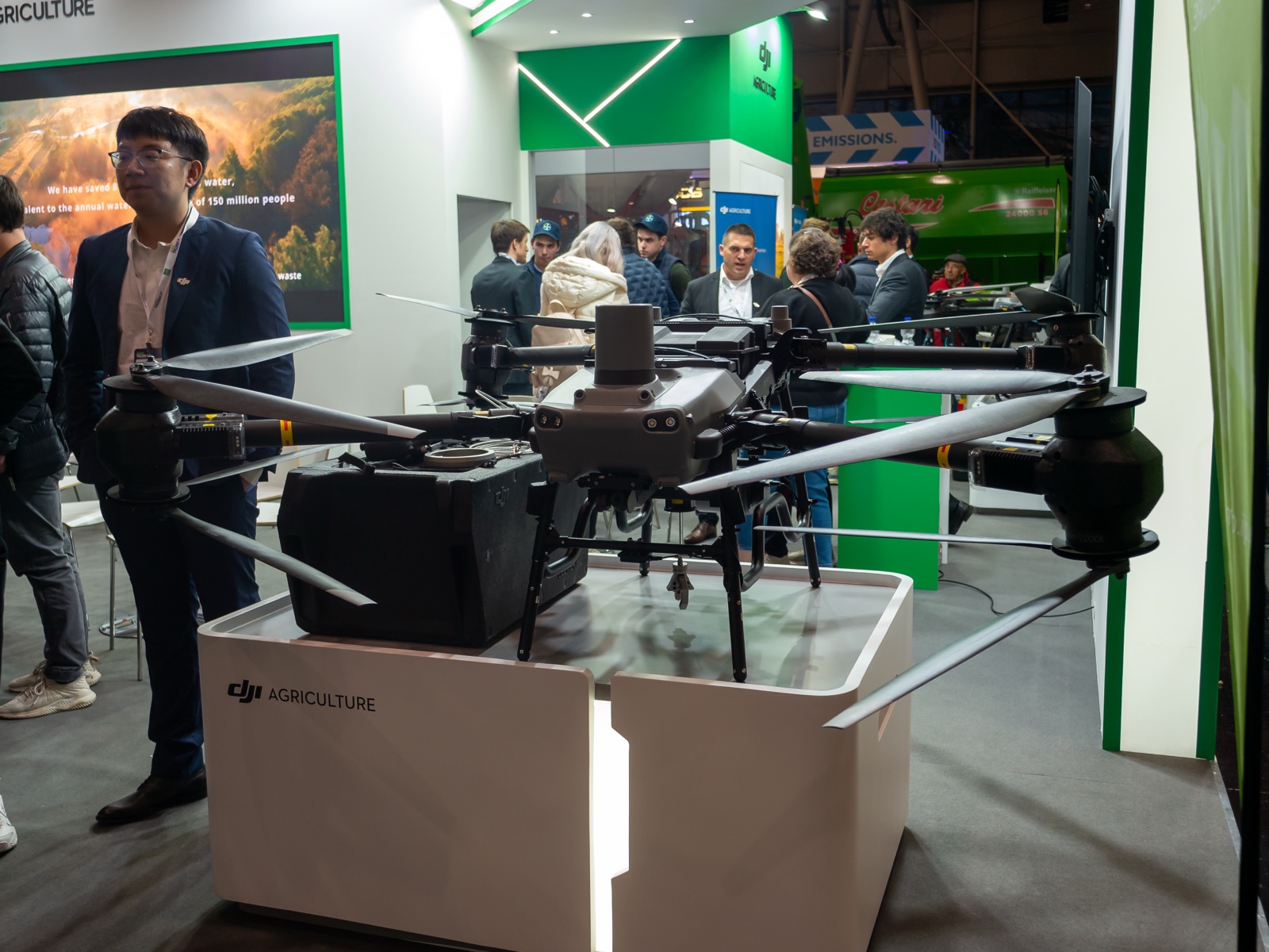 A engenharia de resgate chinesa: drones e ponte flutuante que o mundo não vê