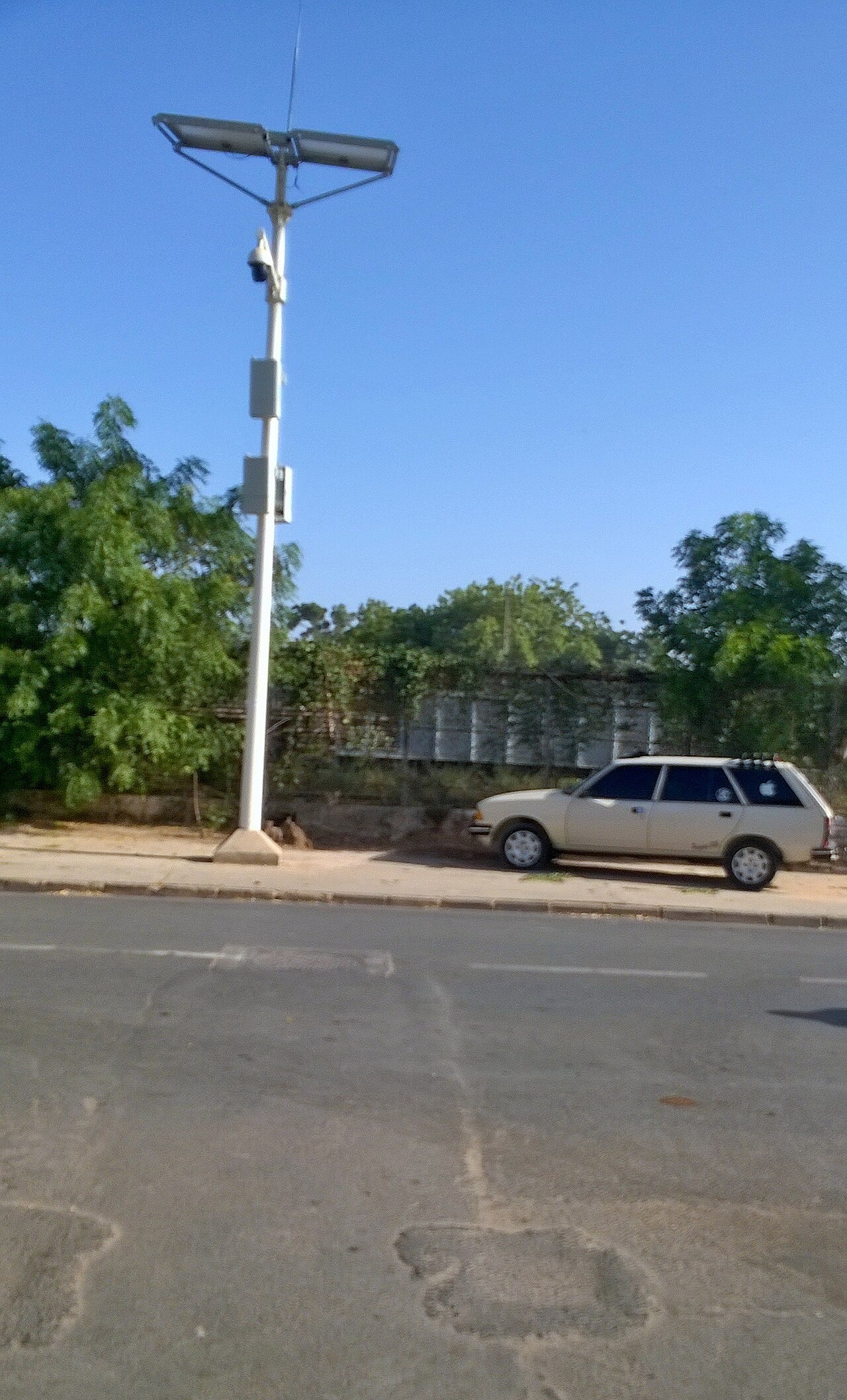Os dois lados: segurança e vigilância no mesmo motor