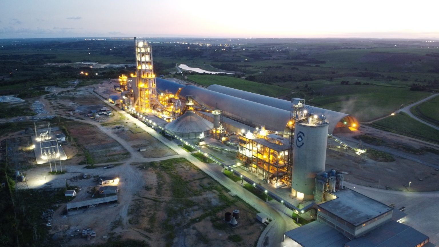 Por que a China quer fábrica de cimento no Brasil