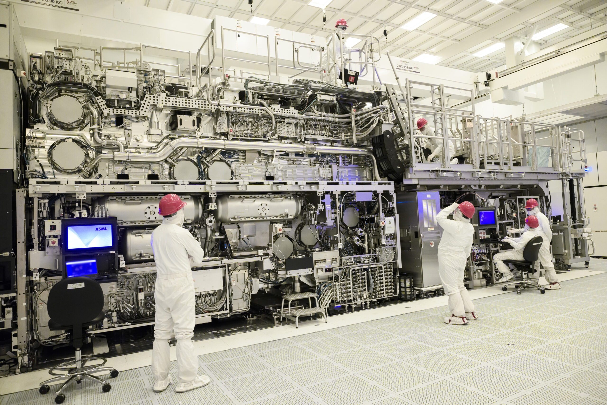 A China rachou o monopólio das máquinas de chip