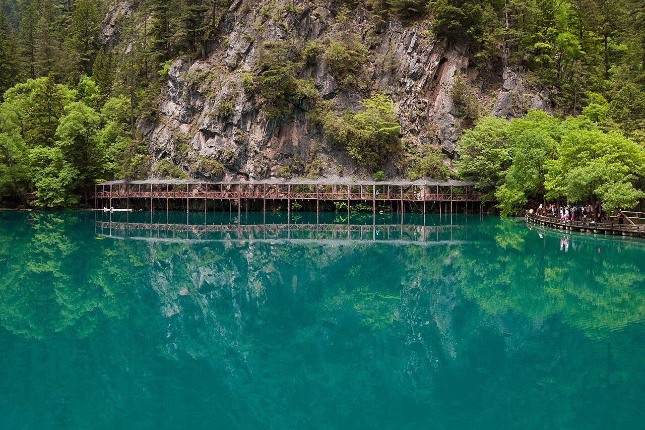 Jiuzhaigou: lagos da cor de pedra preciosa