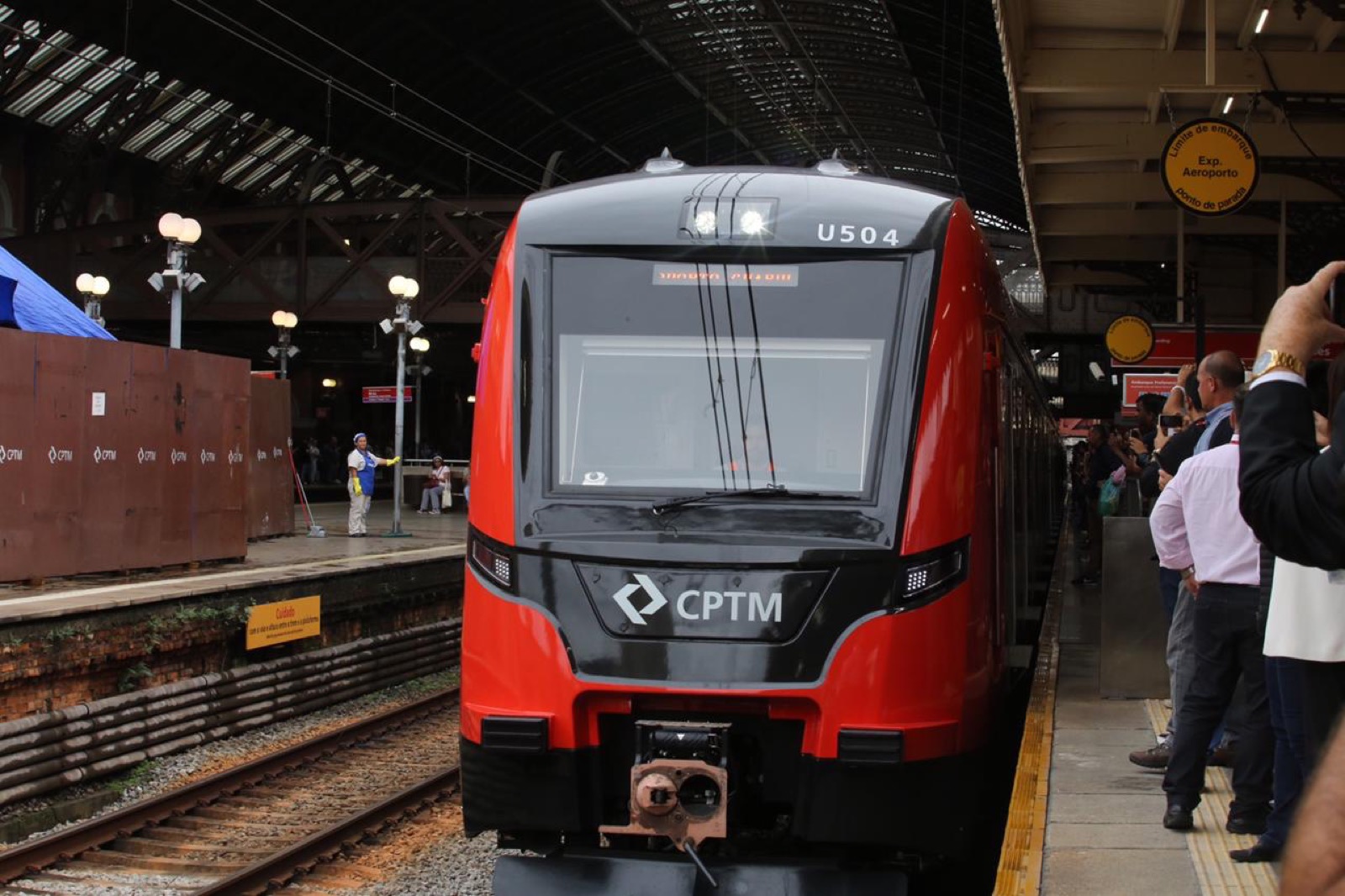 A China já está no Brasil e você usa todo dia sem perceber (trens, ônibus, carros e os guindastes do porto)