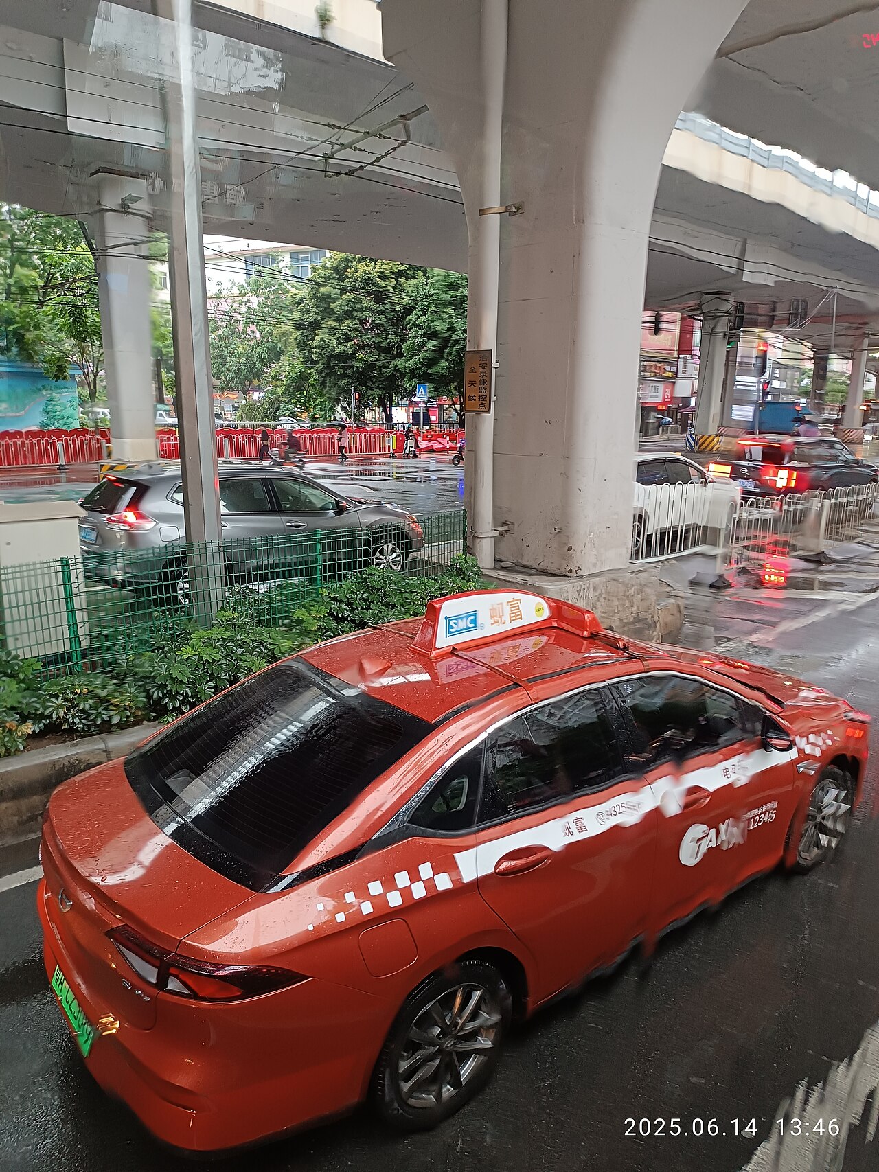 Guangzhou, o laboratório: robotáxi 24h na cidade da Feira de Cantão