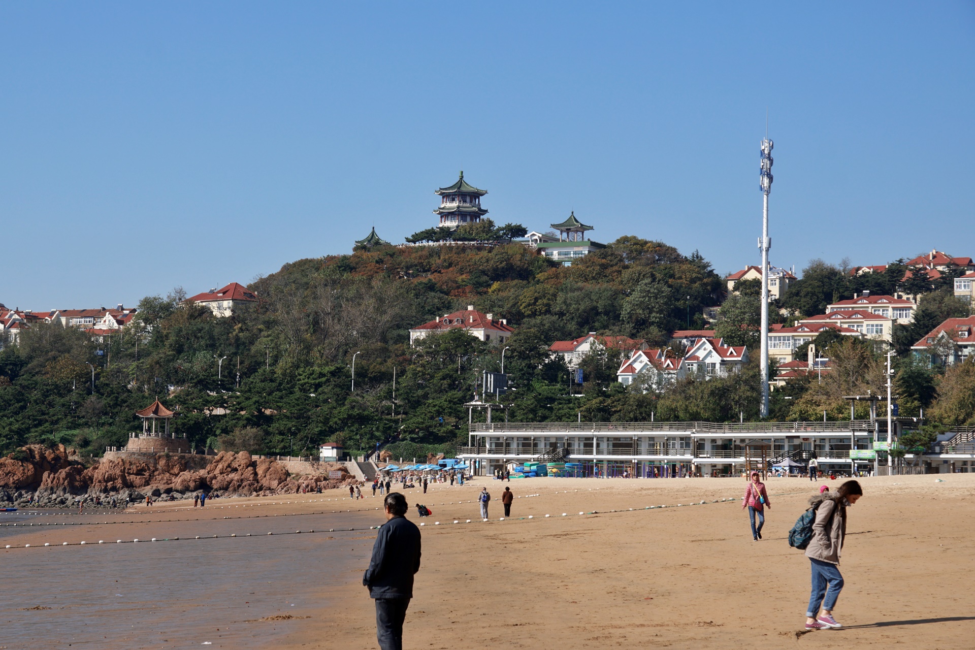 Facekini: por que os chineses cobrem o rosto pra ir a praia