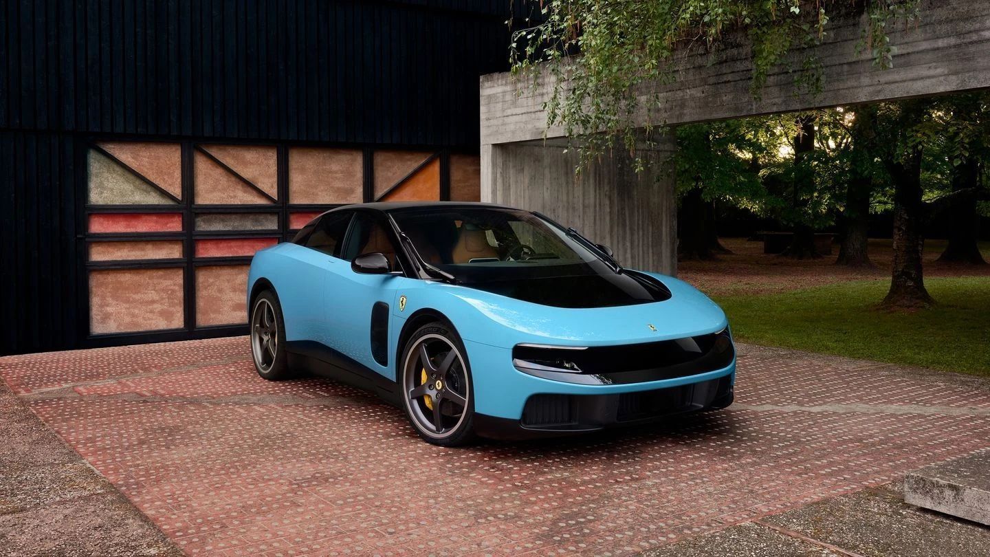 Ferrari Luce: detonada no mundo, ações em queda — e esgotada na China por R$ 3,3 milhões
