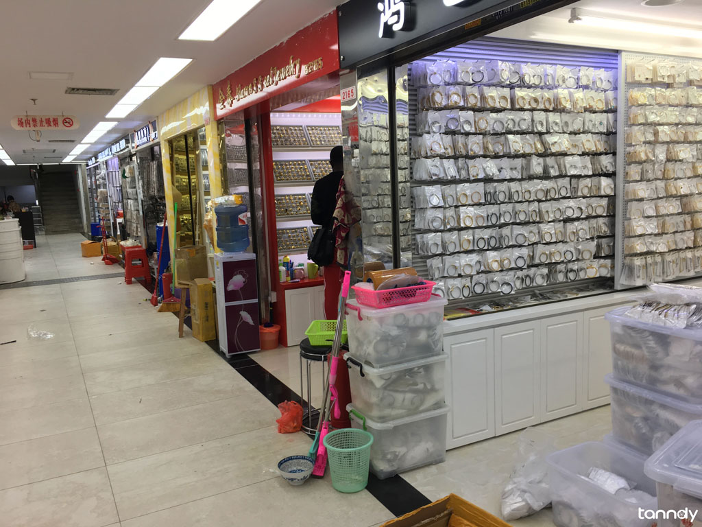 O ecossistema: Liwan, Taikang, Hualin (e o duelo com Yiwu)