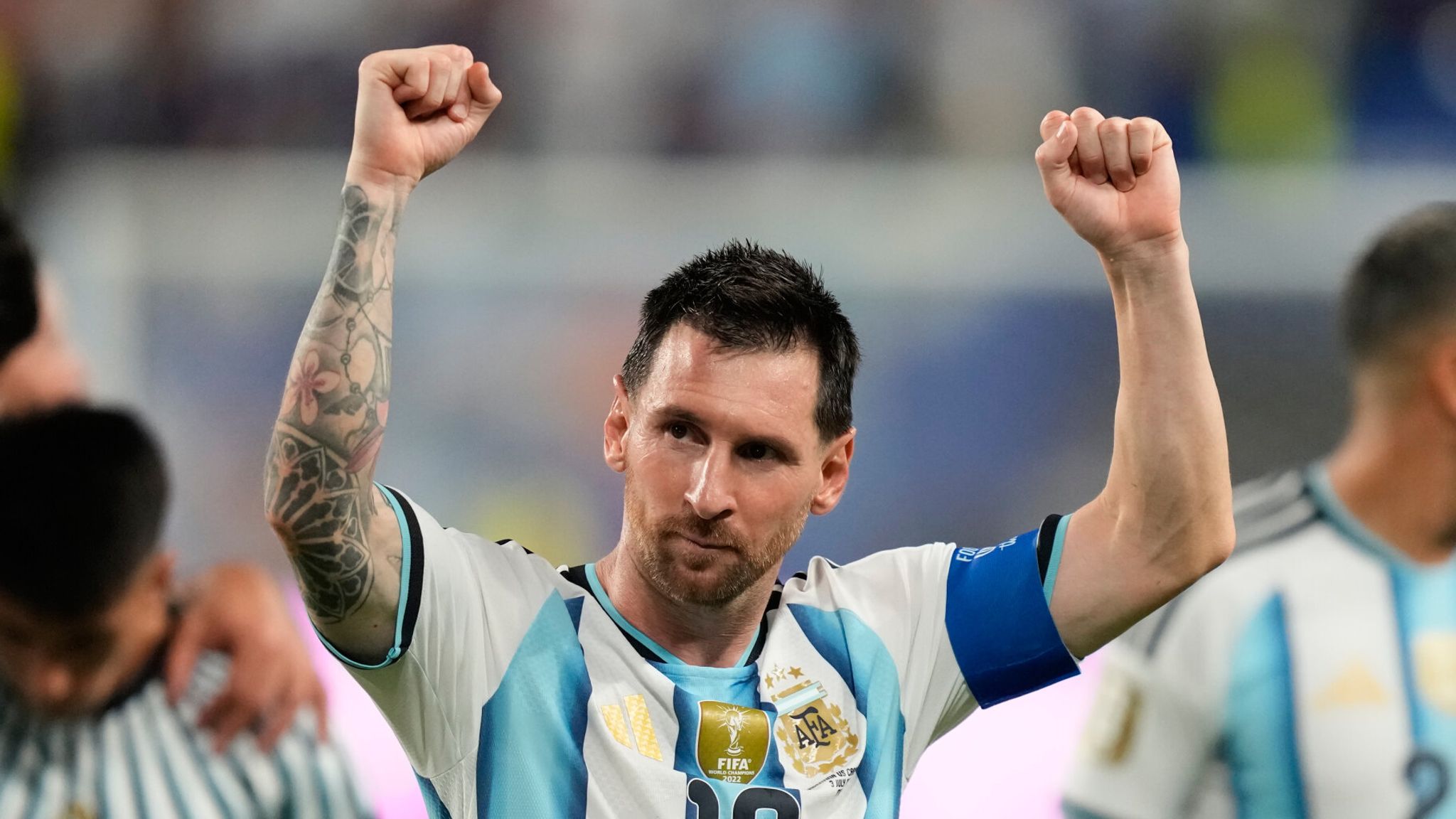 Cabo Verde quase derruba o Messi, e a estátua de 26 metros dele fez a China 'chorar de susto'