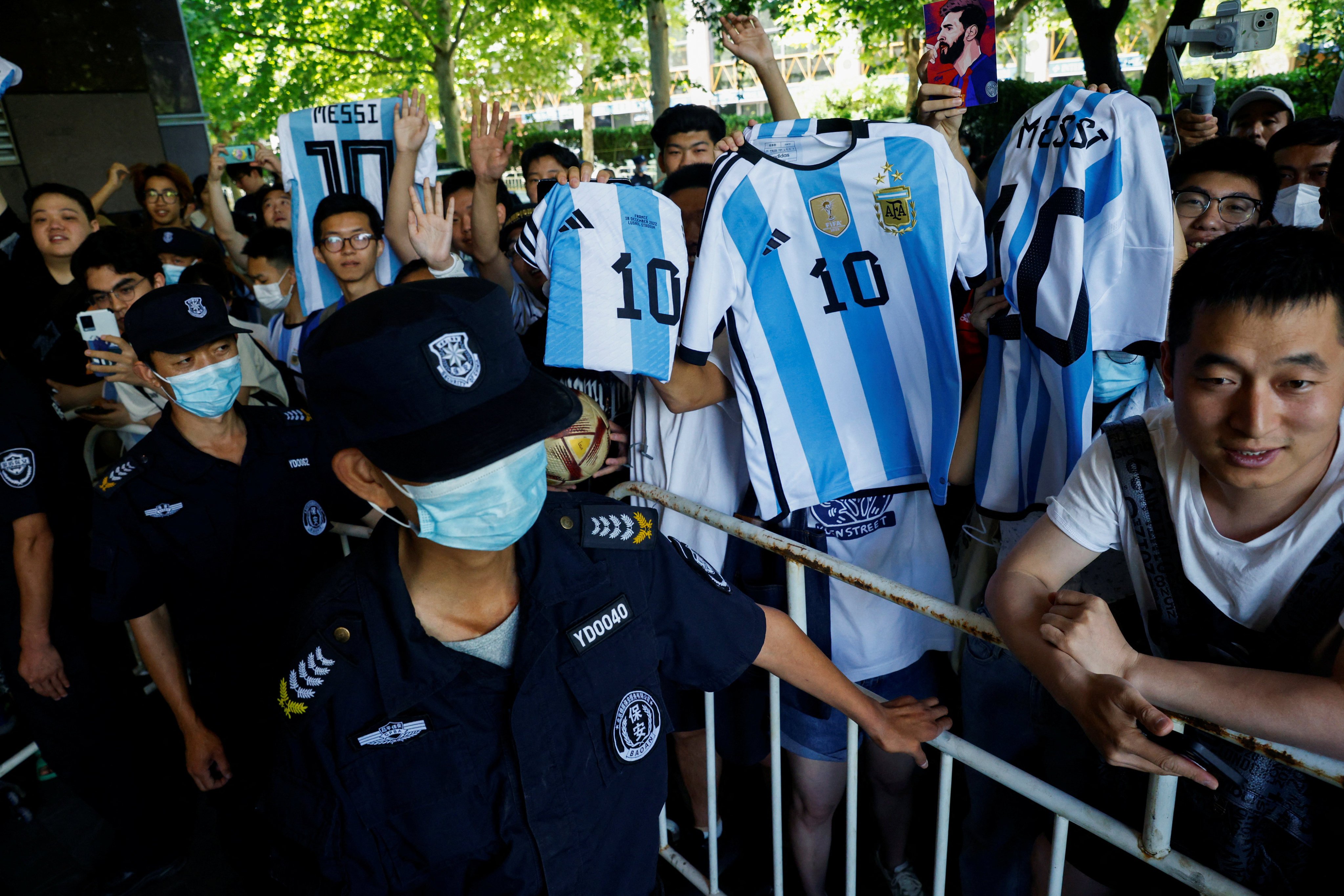 A China 'chorou de susto': as manchetes reais