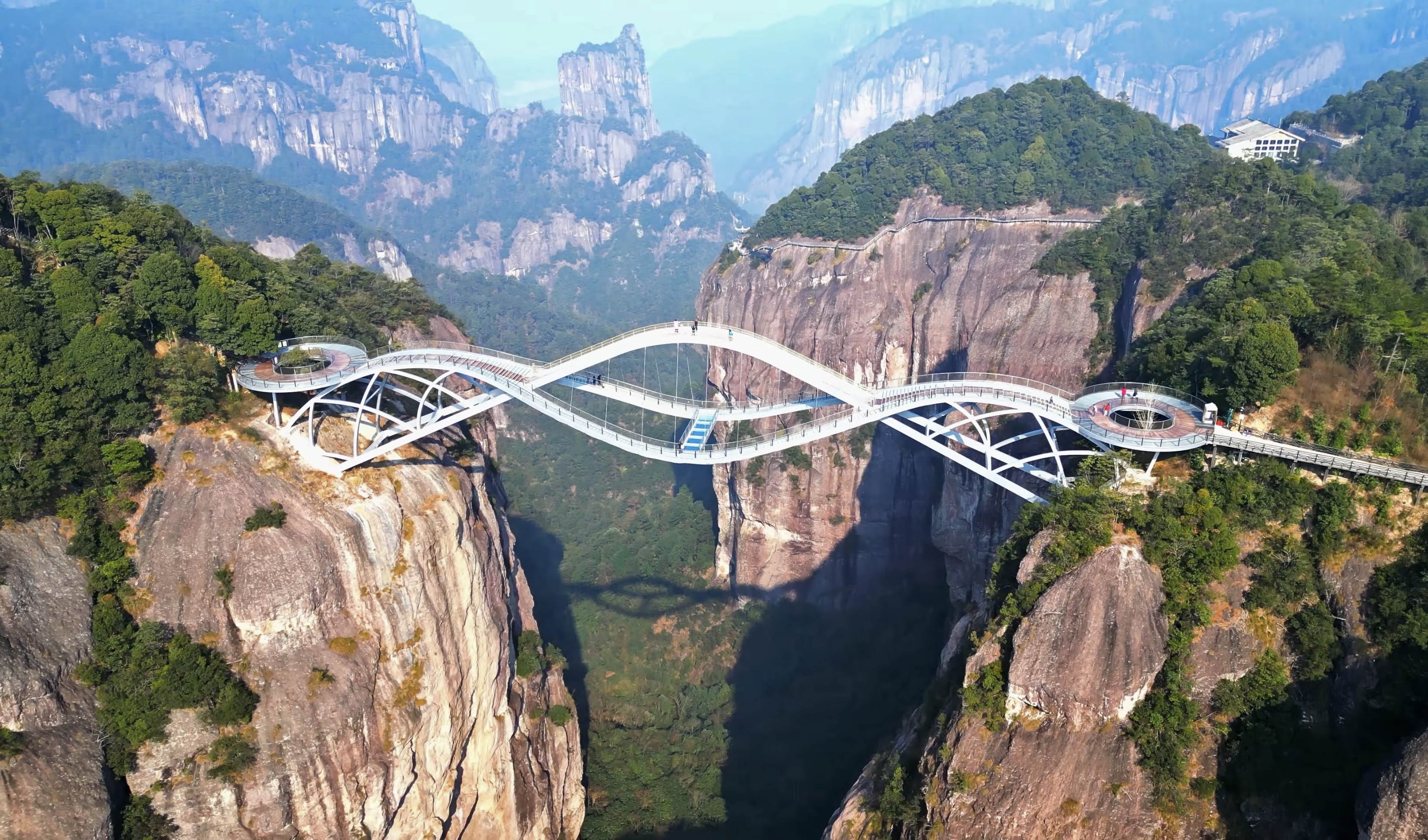 A ponte chinesa que parecia montagem, mas é real