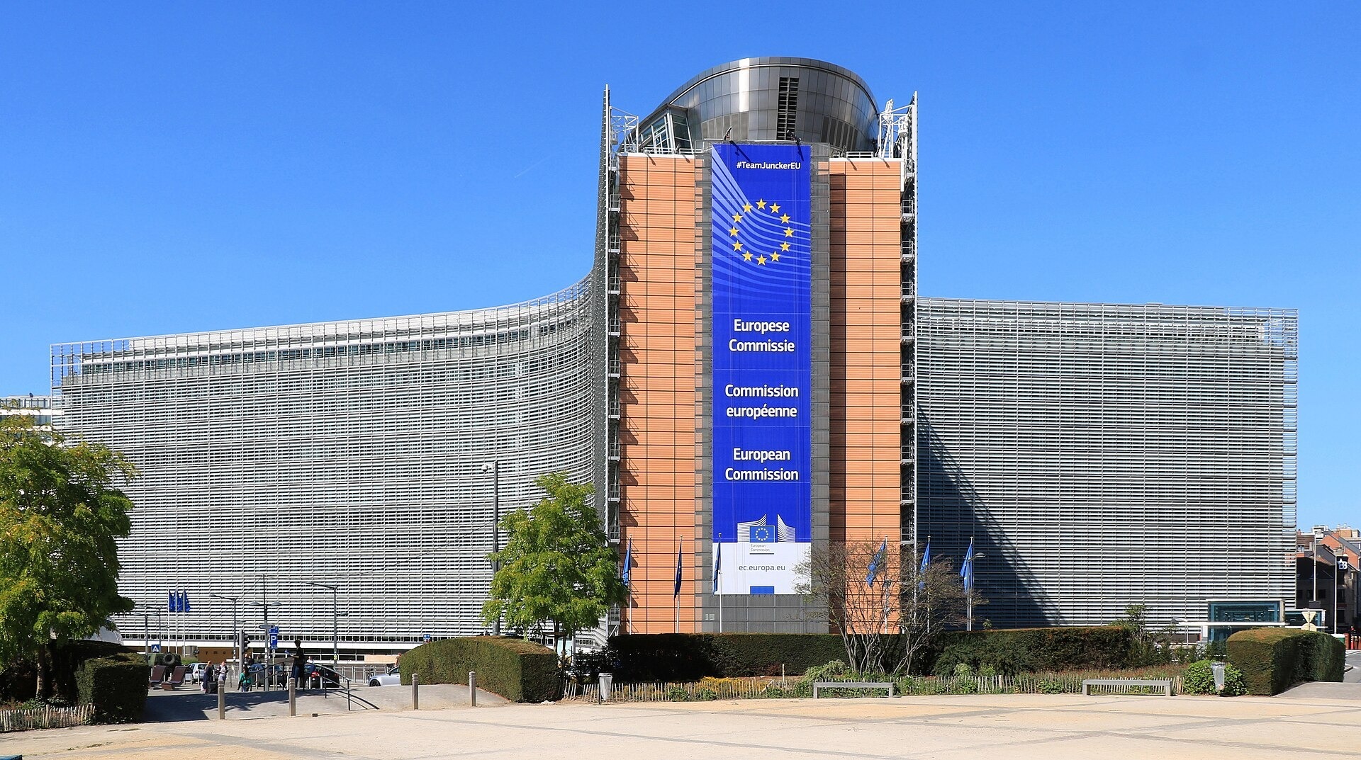 O que a Europa e os Estados Unidos fizeram