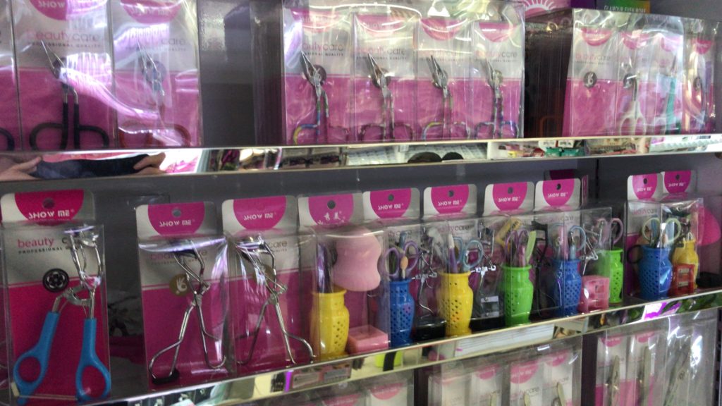 Importação de Cosméticos Diversos utensílios cosméticos a venda na China