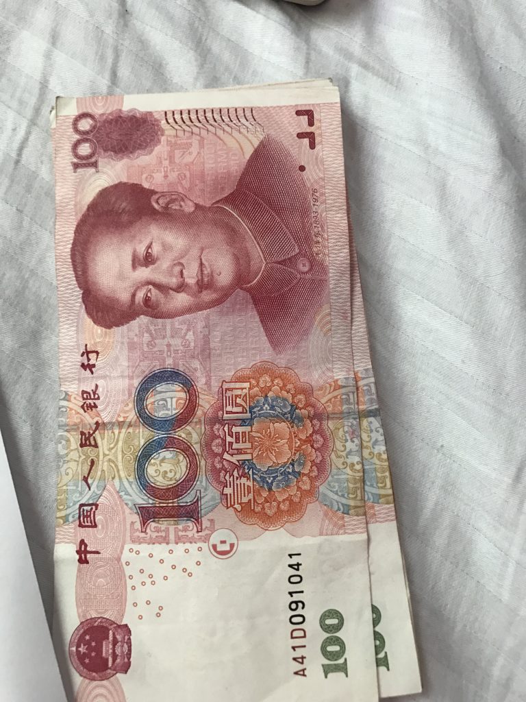 O fim do dinheiro na China Notas de dinheiro chinês