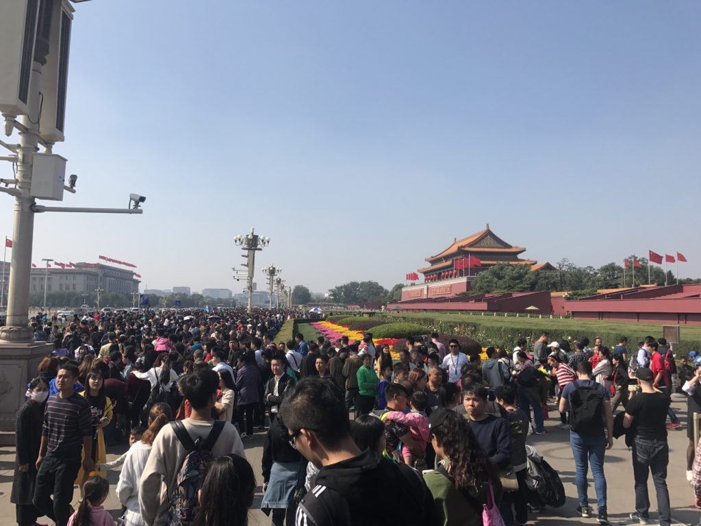 Viajando em Feriado Chinês Praça celestial da paz na cidade de Pequim
