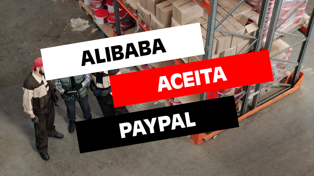 Três pessoas num armazém com as palavras Alibaba e PayPal.