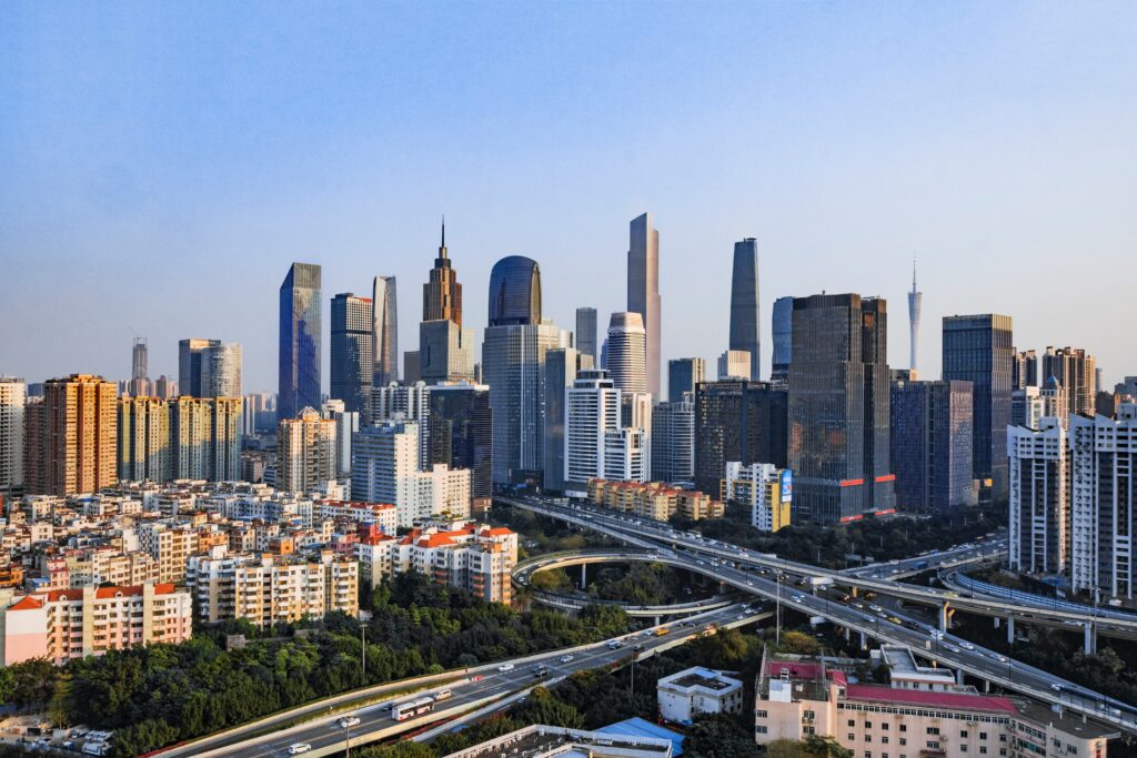 O horizonte de Xangai, exibindo seus impressionantes edifícios altos.