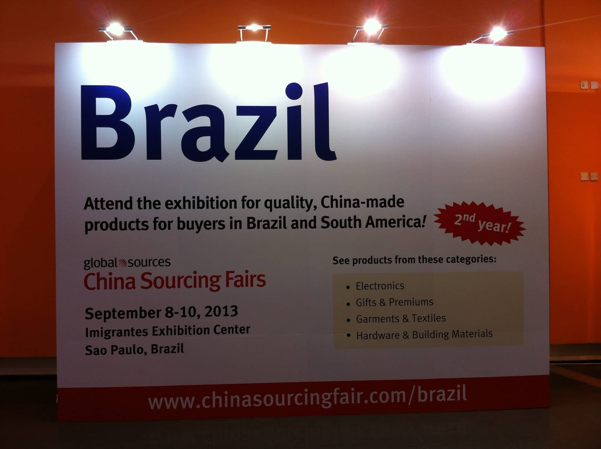 Estande com produtos de tecnologia na Global Sources Hong Kong Shows