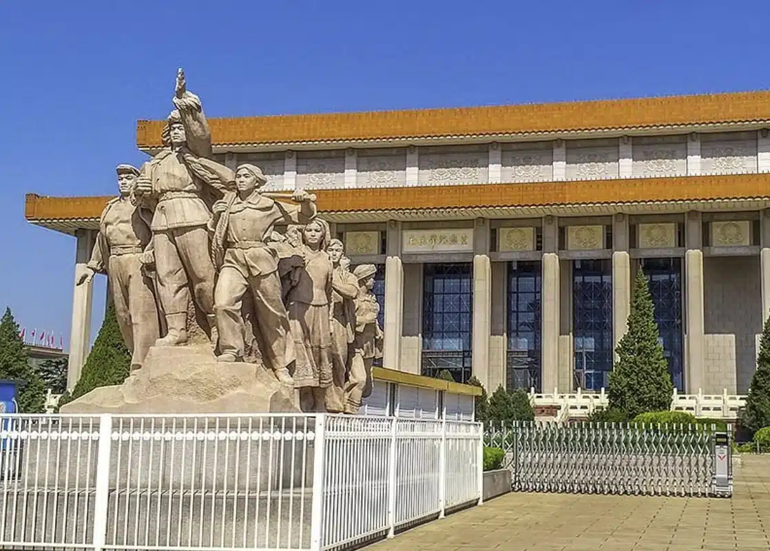 Praça Tiananmen e Mausoléu de Mao Tsé-Tung