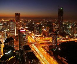 (product) Excursão Privada De Escala Noturna Panorama de metrópole chinesa a noite